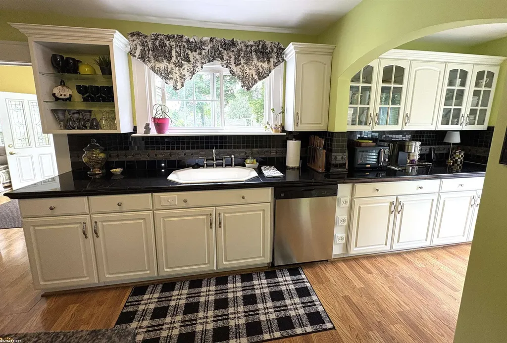 3841 Covert Road Waterford Charter Township MI 48328