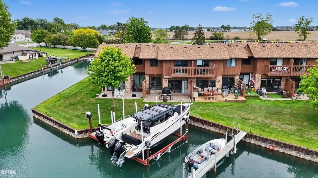 7202 Harbor Drive Clay Township MI 48001