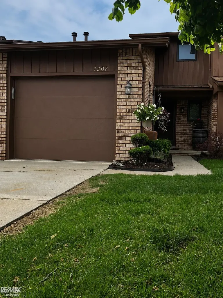 7202 Harbor Drive Clay Township MI 48001