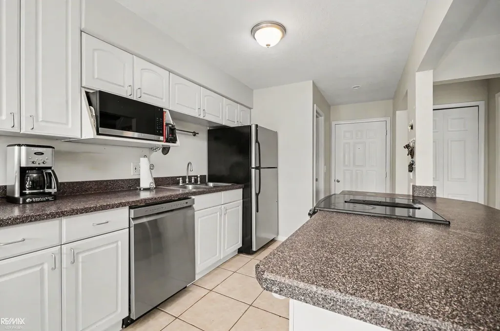 7202 Harbor Drive Clay Township MI 48001
