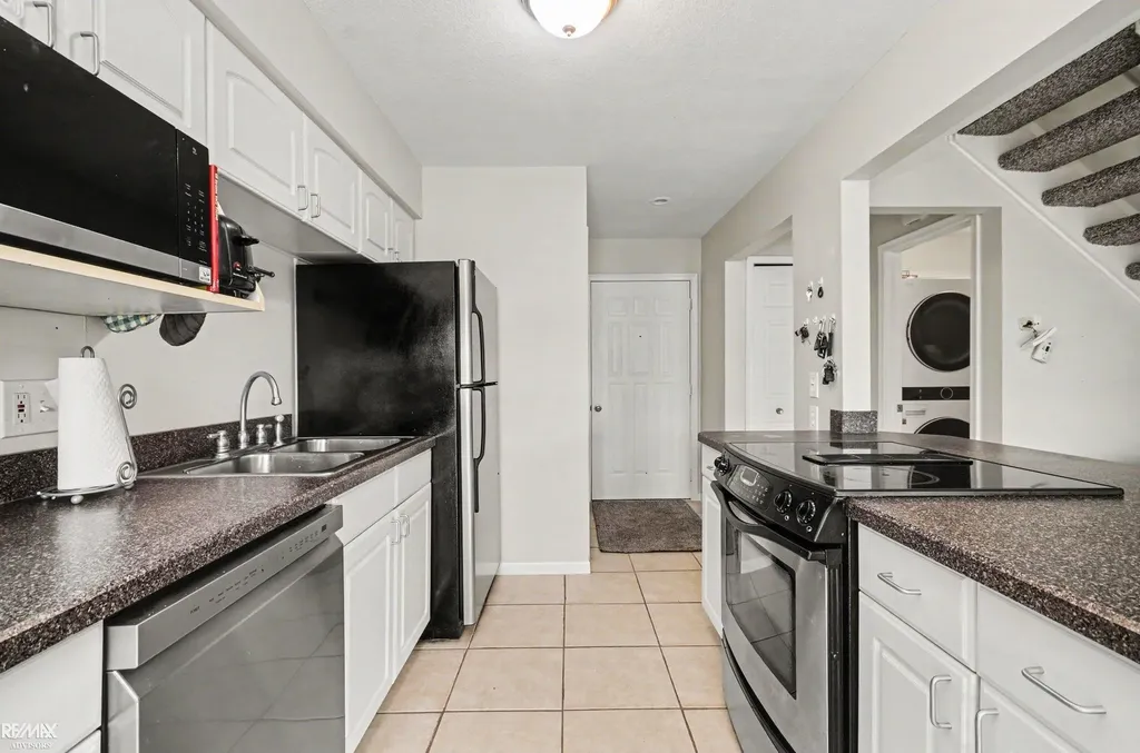 7202 Harbor Drive Clay Township MI 48001