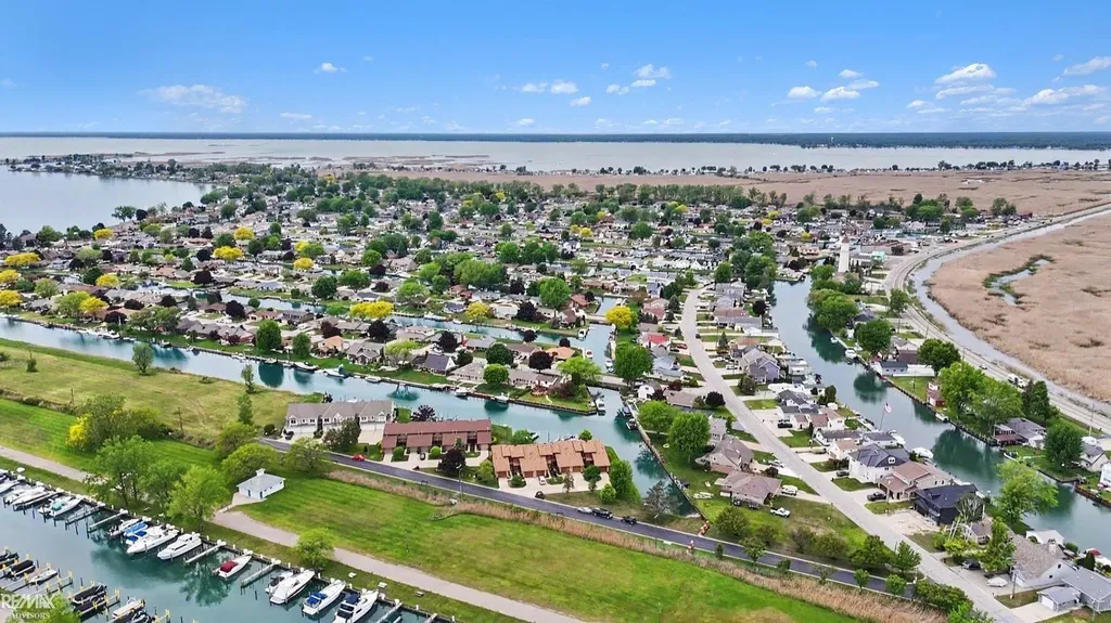 7202 Harbor Drive Clay Township MI 48001