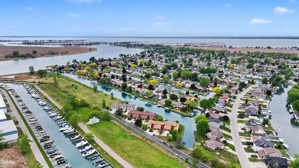 7202 Harbor Drive Clay Township MI 48001