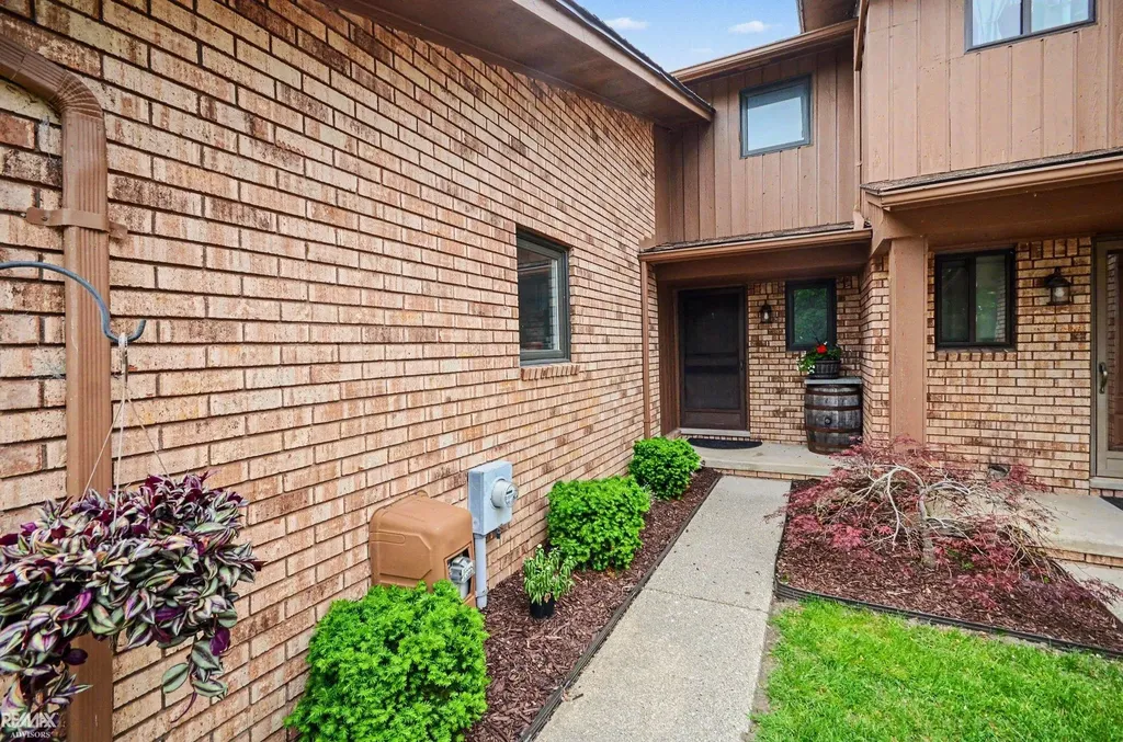 7202 Harbor Drive Clay Township MI 48001