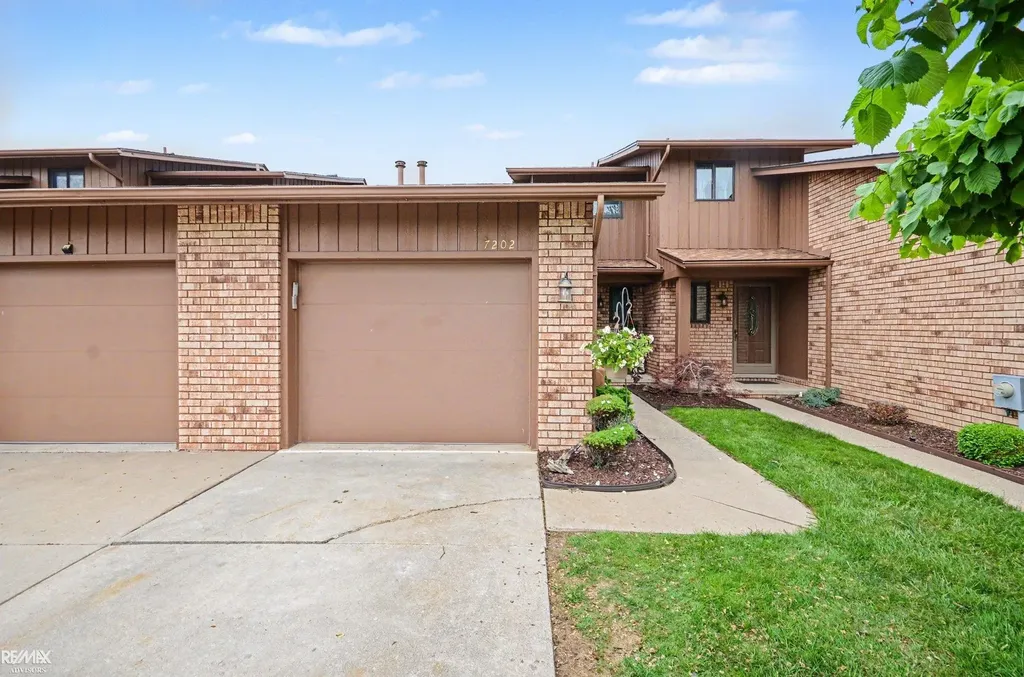 7202 Harbor Drive Clay Township MI 48001