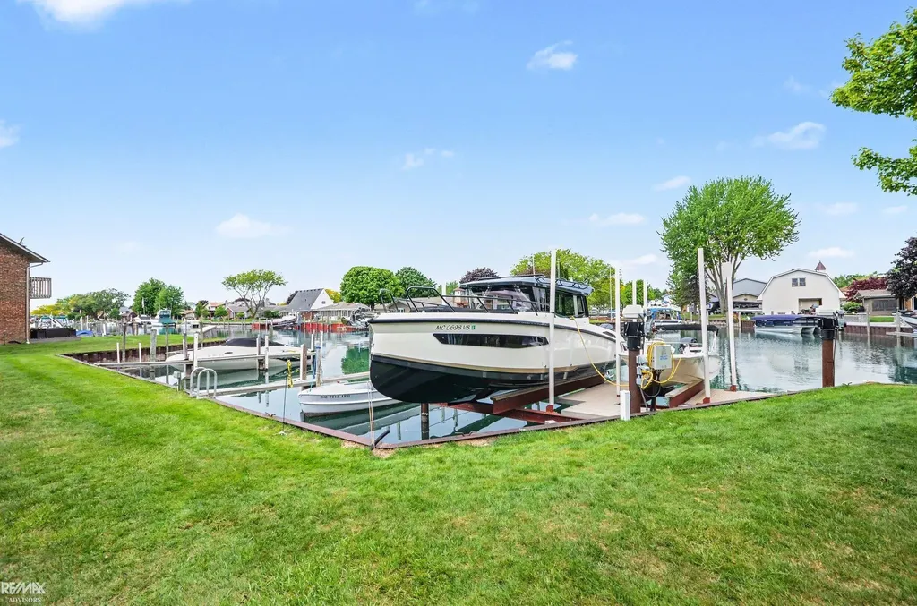 7202 Harbor Drive Clay Township MI 48001