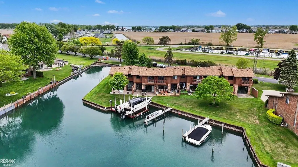 7202 Harbor Drive Clay Township MI 48001