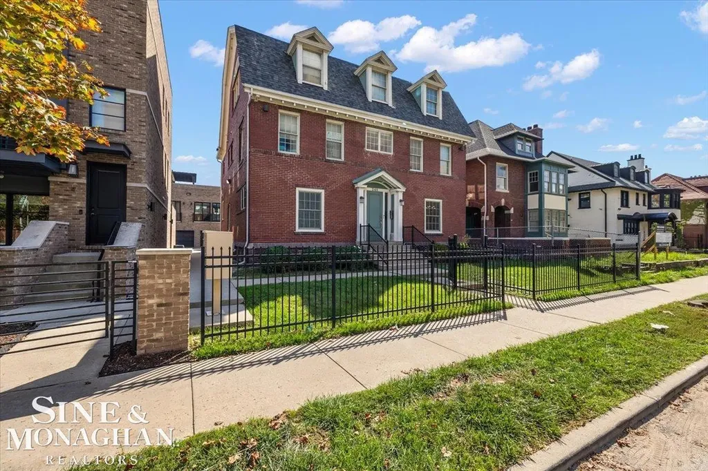 248 Mack Ave Apt #2 Road Detroit City MI 48201