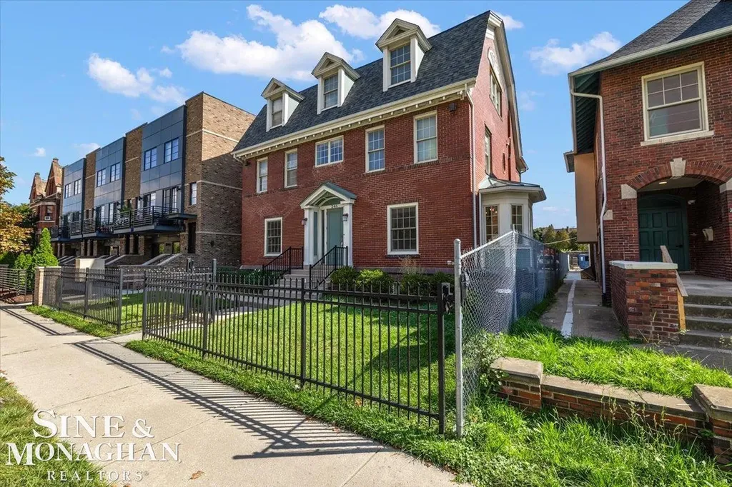248 Mack Ave Apt #2 Road Detroit City MI 48201