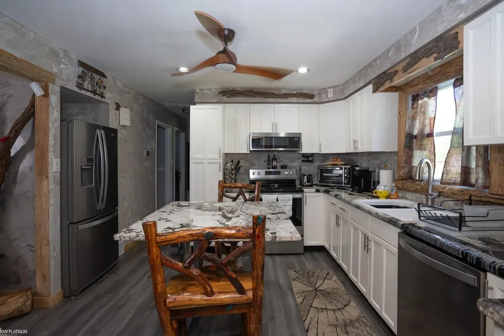 50511 Mille End Drive Utica City MI 48317