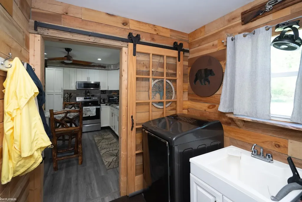 50511 Mille End Drive Utica City MI 48317