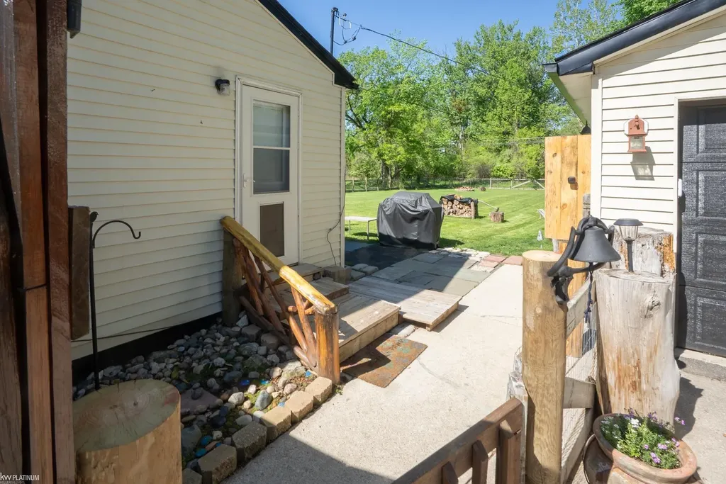 50511 Mille End Drive Utica City MI 48317