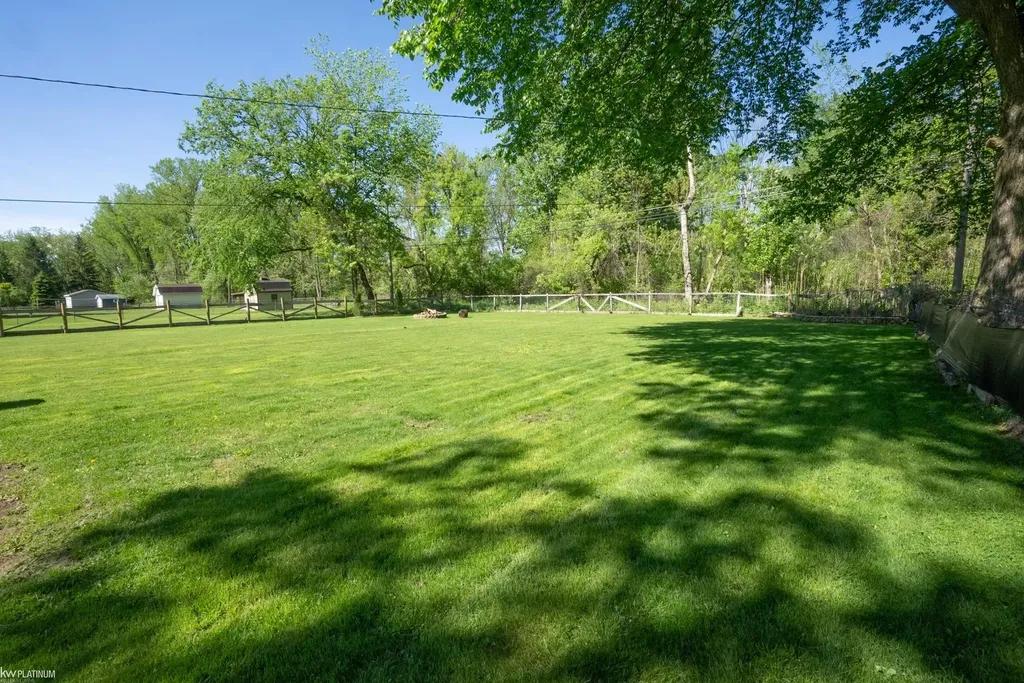 50511 Mille End Drive Utica City MI 48317