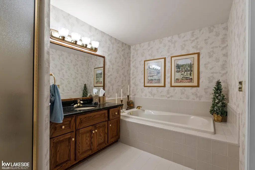 20359 Millville Drive Macomb Township MI 48044