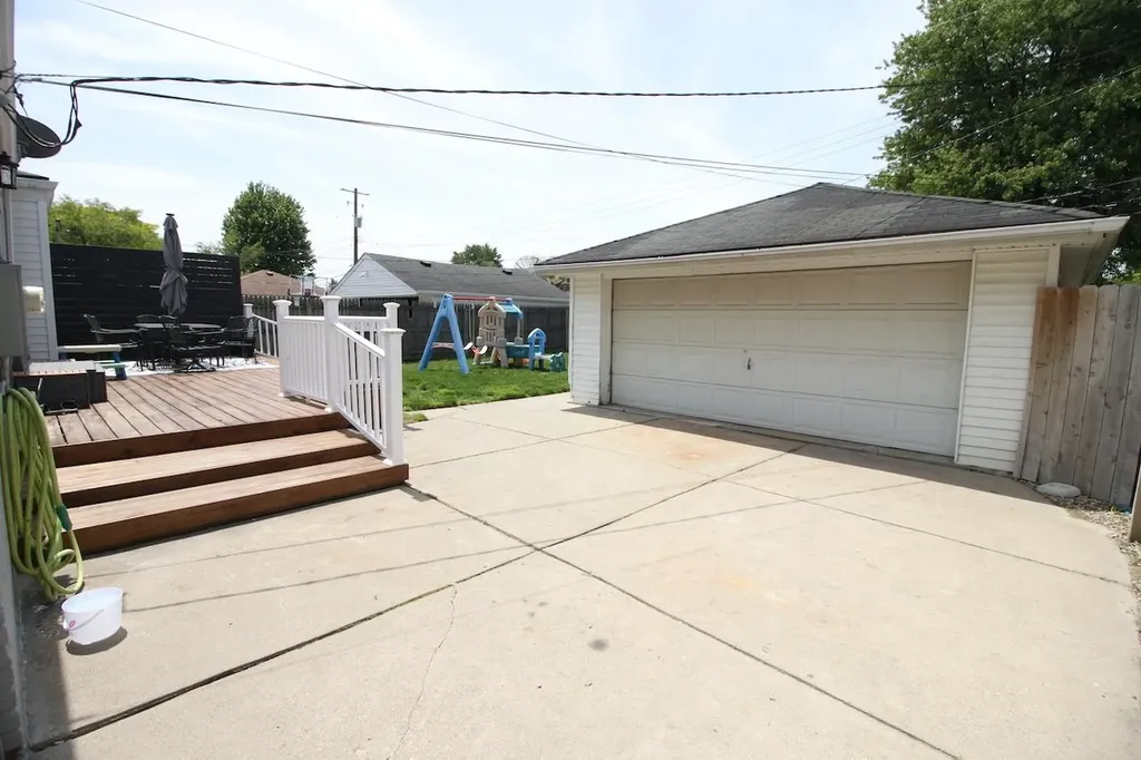 29261 Grant Street St. Clair Shores City MI 48081