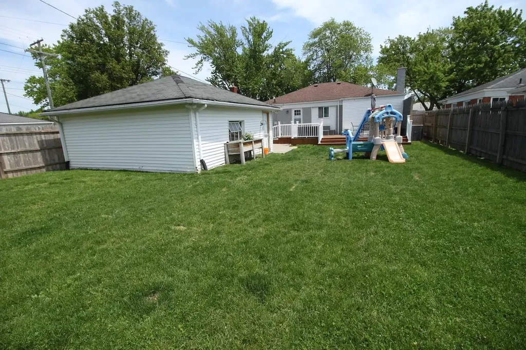 29261 Grant Street St. Clair Shores City MI 48081