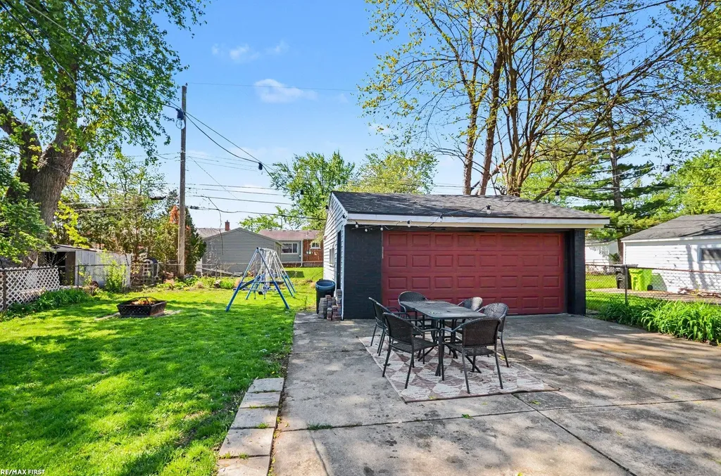 1634 Beaupre Avenue Madison Heights City MI 48071