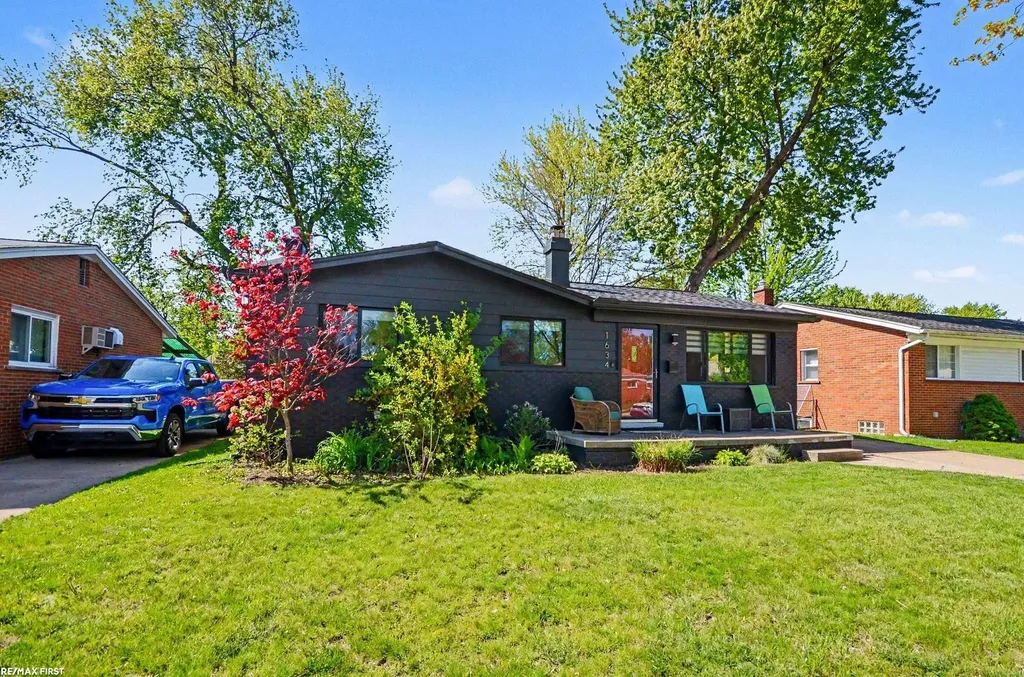 1634 Beaupre Avenue Madison Heights City MI 48071