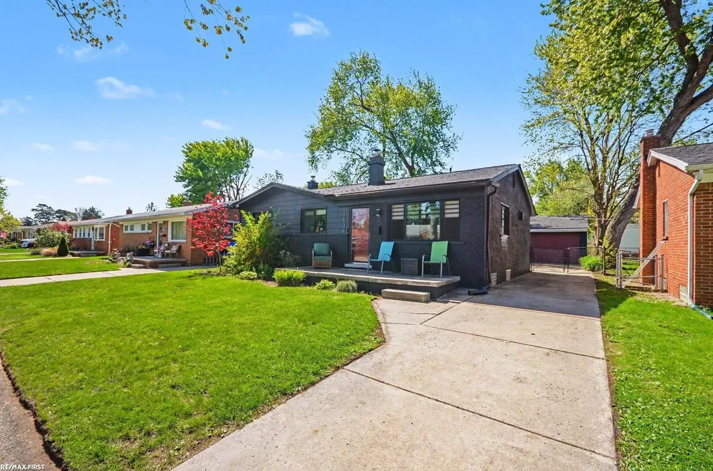 1634 Beaupre Avenue Madison Heights City MI 48071