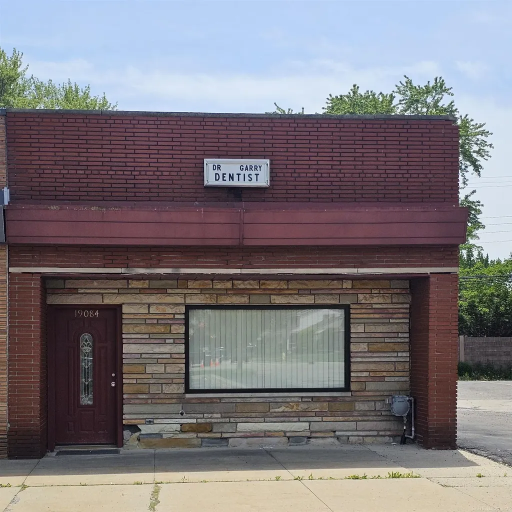 19084 E Ten Mile Street Eastpointe City MI 48021
