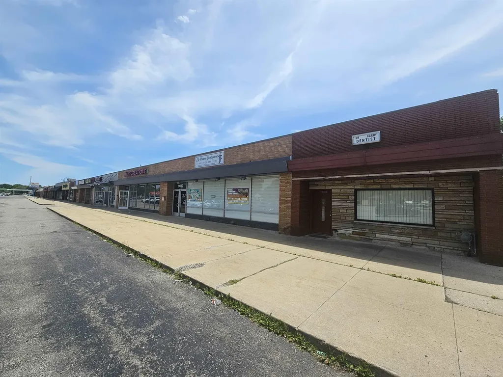 19084 E Ten Mile Street Eastpointe City MI 48021