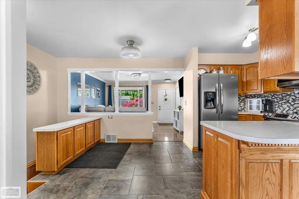 30232 Gloede Drive Warren City MI 48088