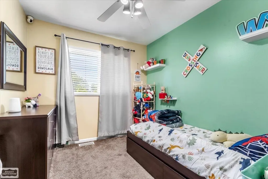 30232 Gloede Drive Warren City MI 48088