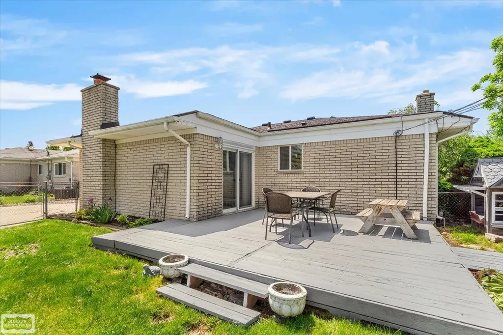 30232 Gloede Drive Warren City MI 48088