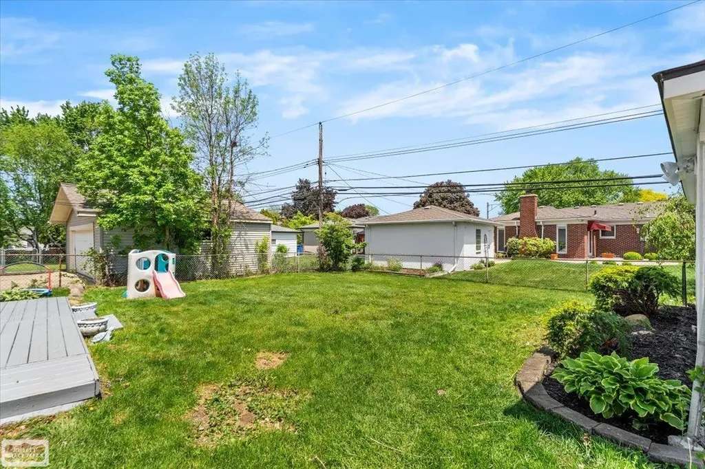 30232 Gloede Drive Warren City MI 48088
