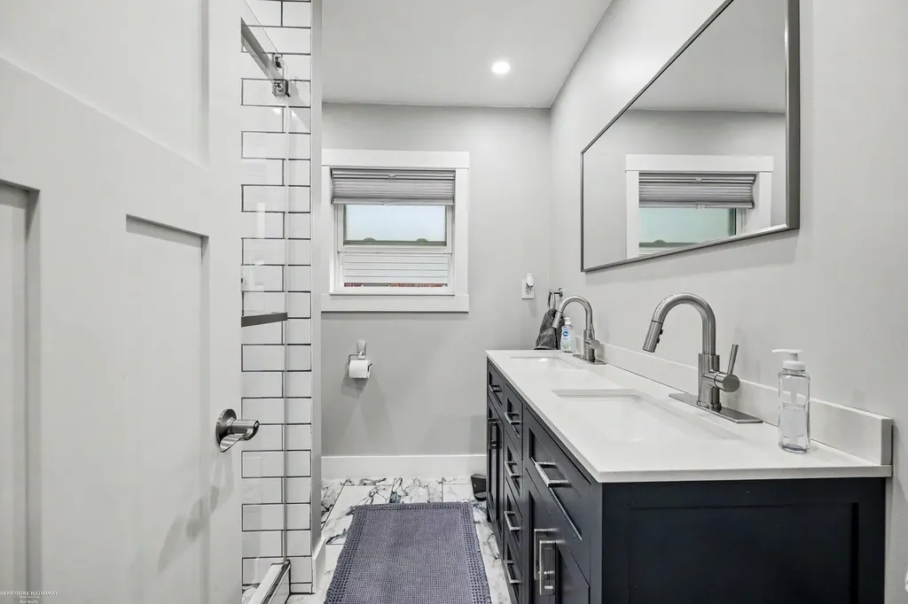 35357 Bobcean Road Clinton Charter Township MI 48035