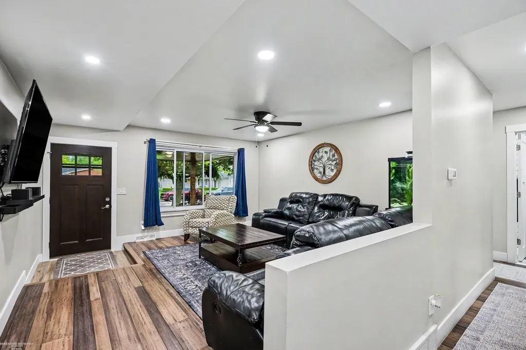 35357 Bobcean Road Clinton Charter Township MI 48035