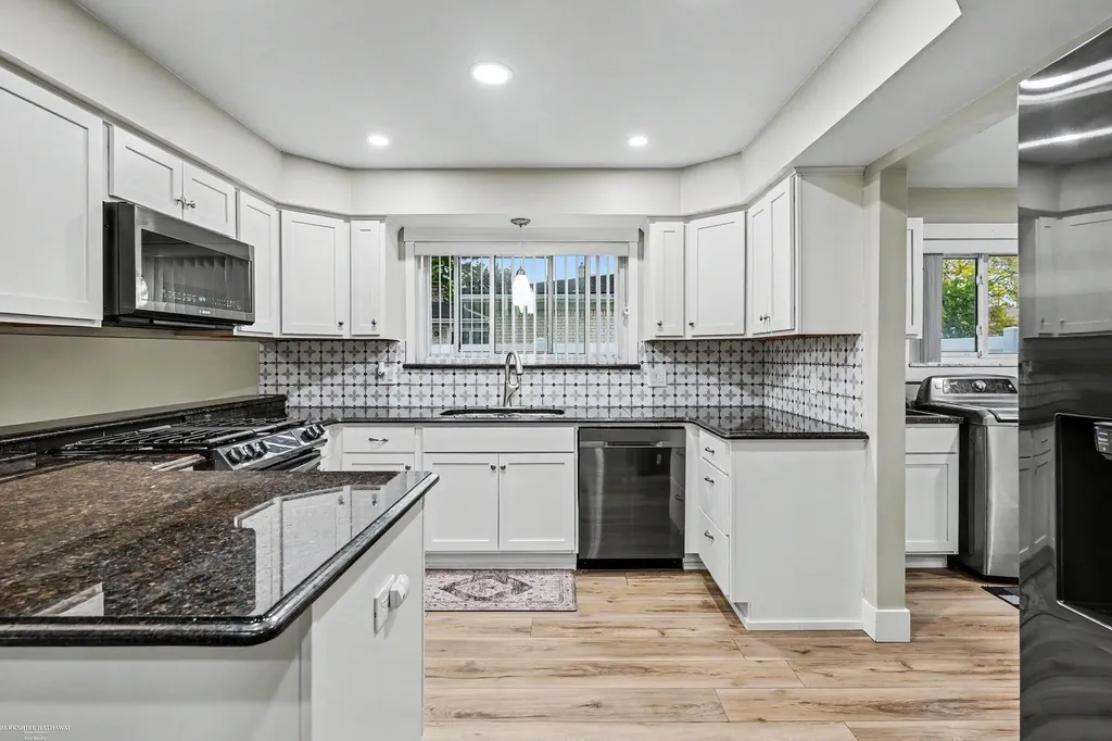 35357 Bobcean Road Clinton Charter Township MI 48035