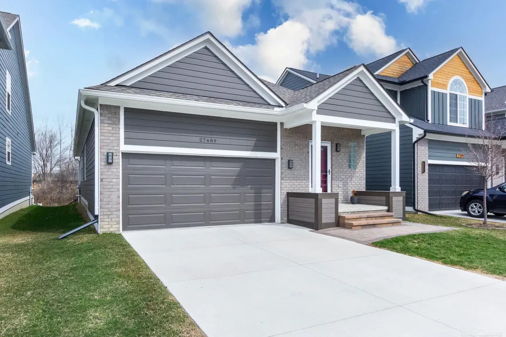 27489 Maryjane Lane W Chesterfield Township MI 48047