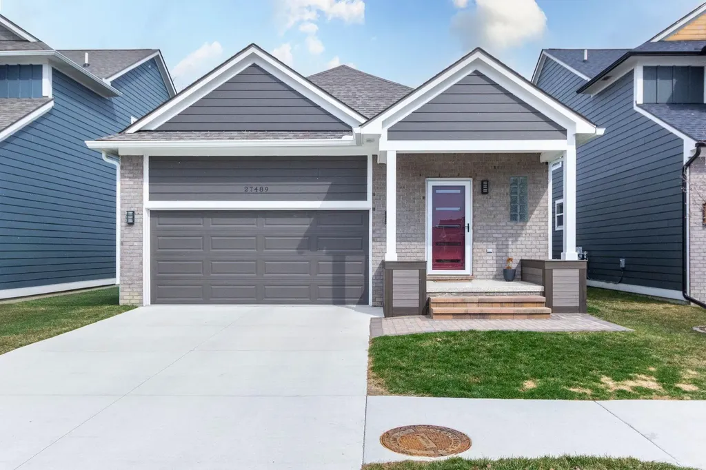 27489 Maryjane Lane W Chesterfield Township MI 48047