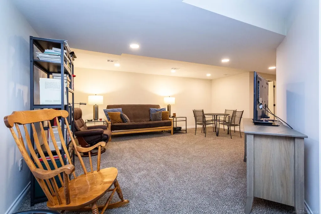 27489 Maryjane Lane W Chesterfield Township MI 48047