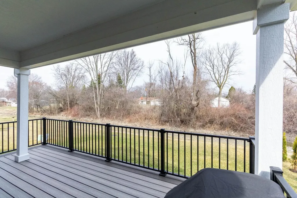27489 Maryjane Lane W Chesterfield Township MI 48047