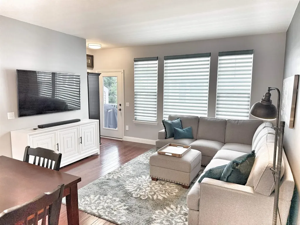 3084 Kilmer Street Troy City MI 48083