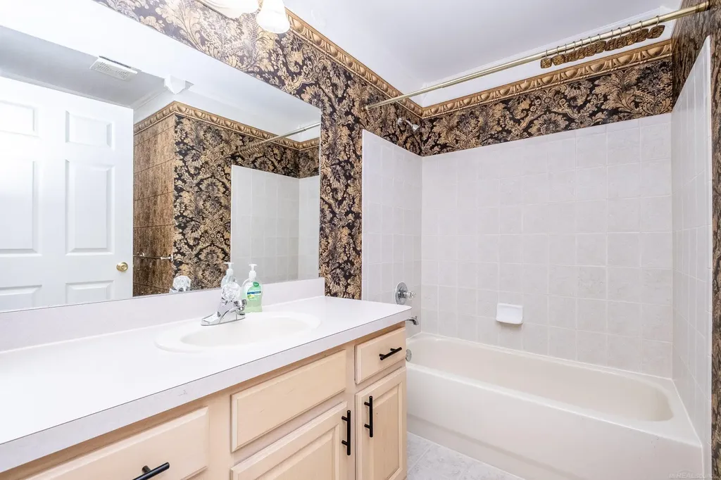 16412 Claremont Drive Clinton Charter Township MI 48038
