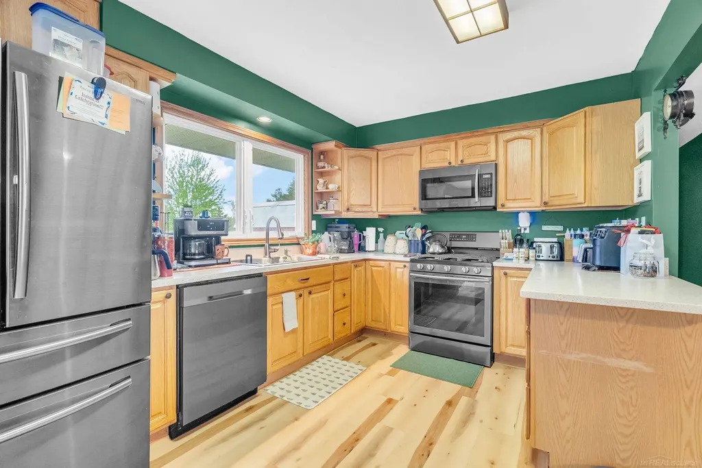 4394 Deckerville Road Marion Township MI 48427