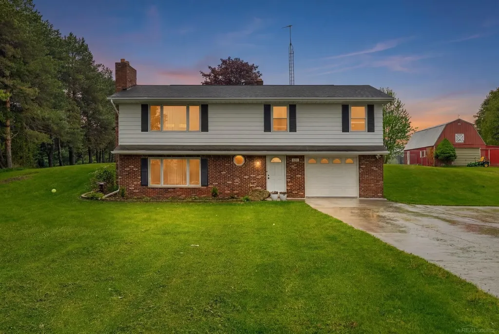 4394 Deckerville Road Marion Township MI 48427