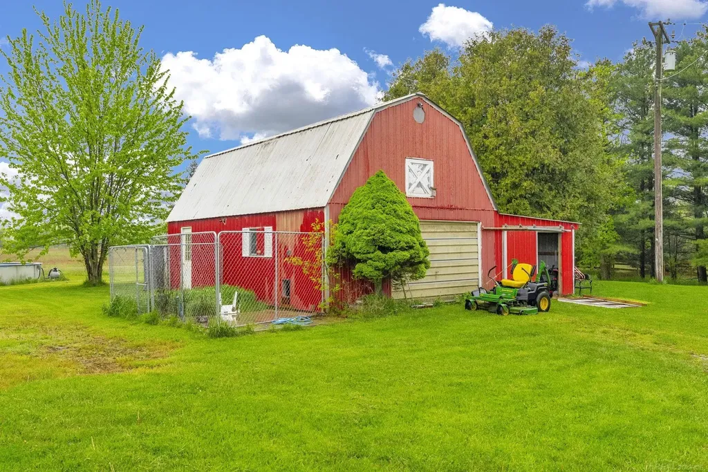 4394 Deckerville Road Marion Township MI 48427