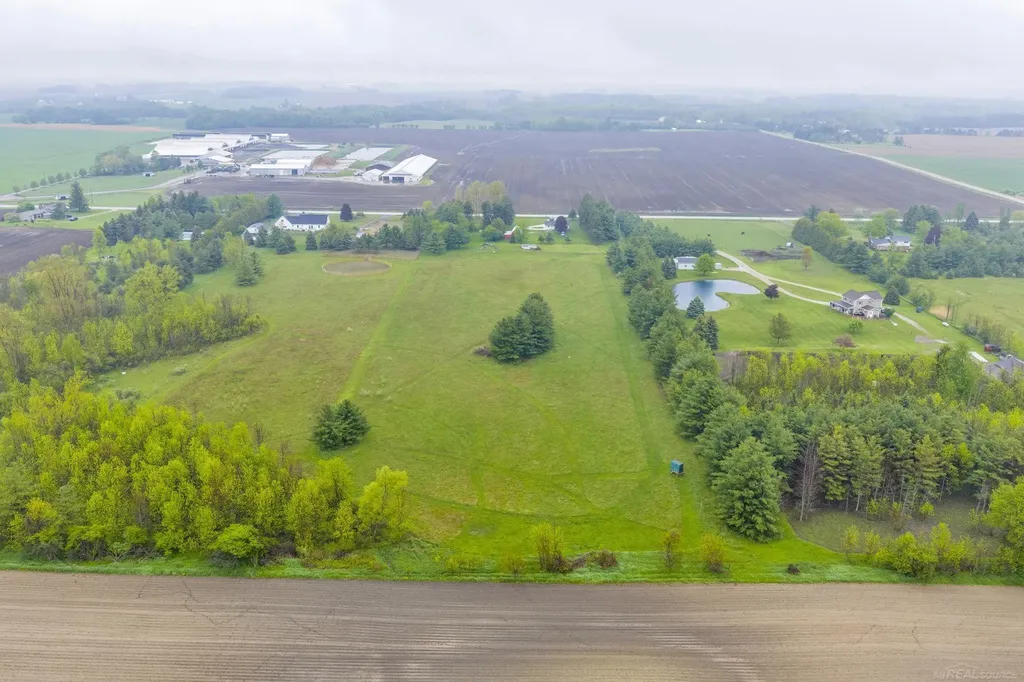 4394 Deckerville Road Marion Township MI 48427