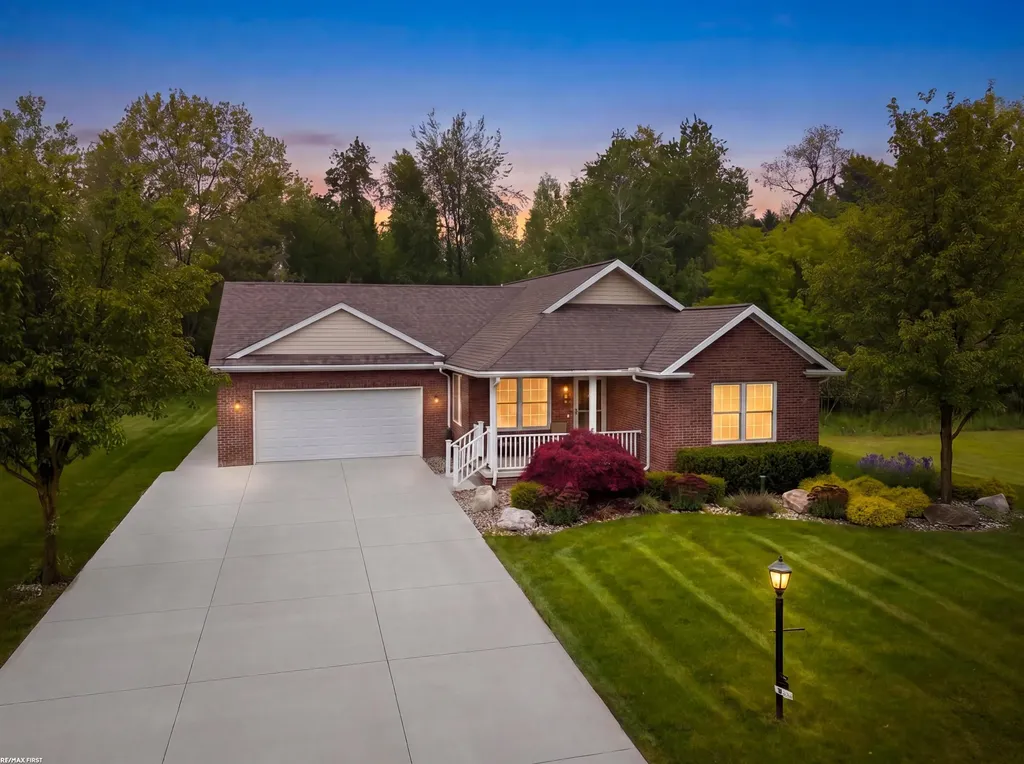 11883 Liberty Woods Drive Washington Township MI 48094