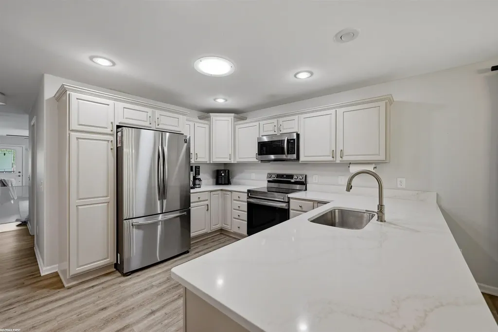11883 Liberty Woods Drive Washington Township MI 48094