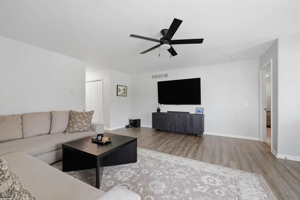11883 Liberty Woods Drive Washington Township MI 48094