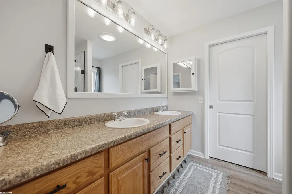 11883 Liberty Woods Drive Washington Township MI 48094