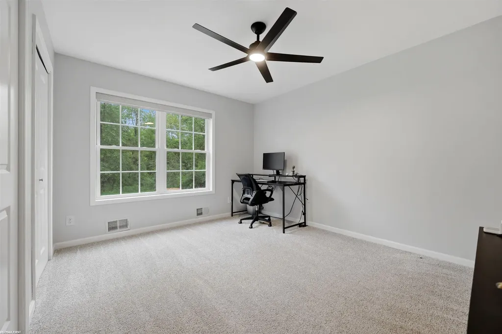 11883 Liberty Woods Drive Washington Township MI 48094