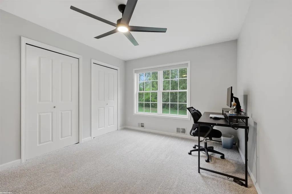 11883 Liberty Woods Drive Washington Township MI 48094