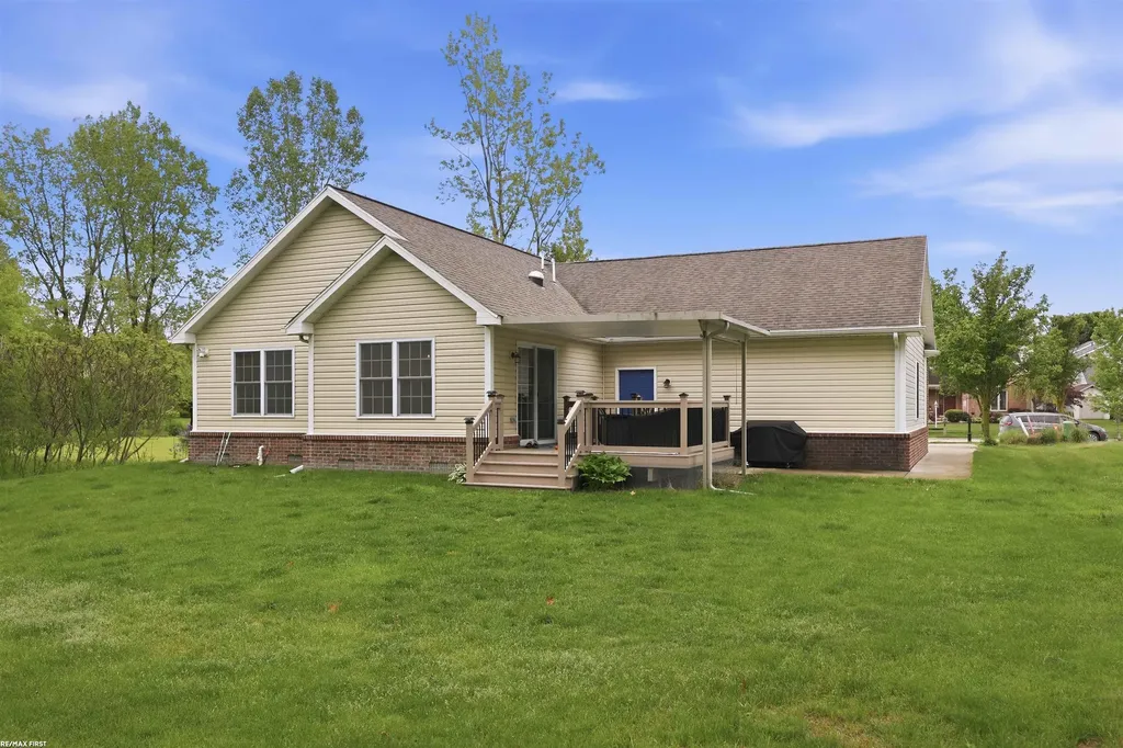 11883 Liberty Woods Drive Washington Township MI 48094