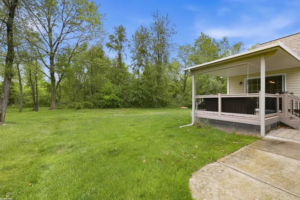 11883 Liberty Woods Drive Washington Township MI 48094